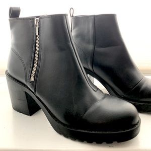 Black Booties / Ankle Boot